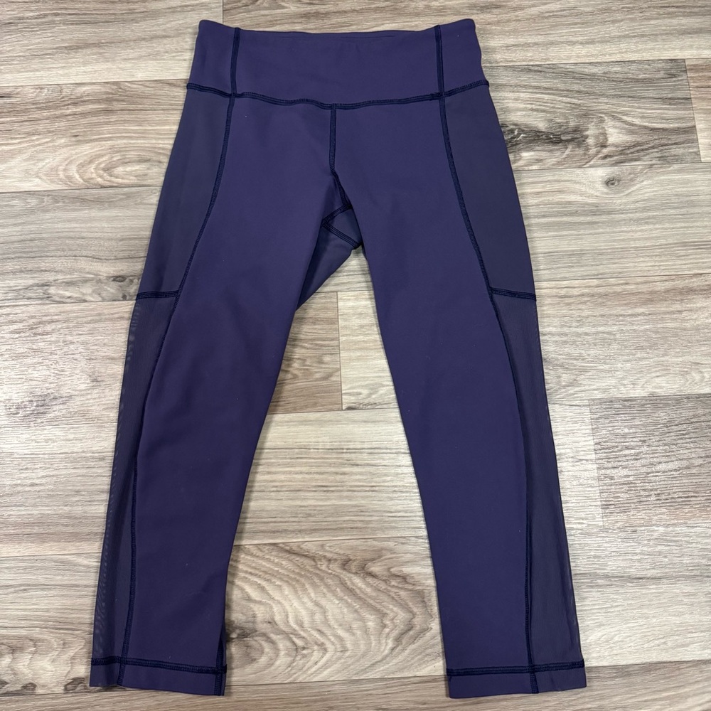 Lululemon Breathe Easy Crop Leggings in Cadet Blue Size 4